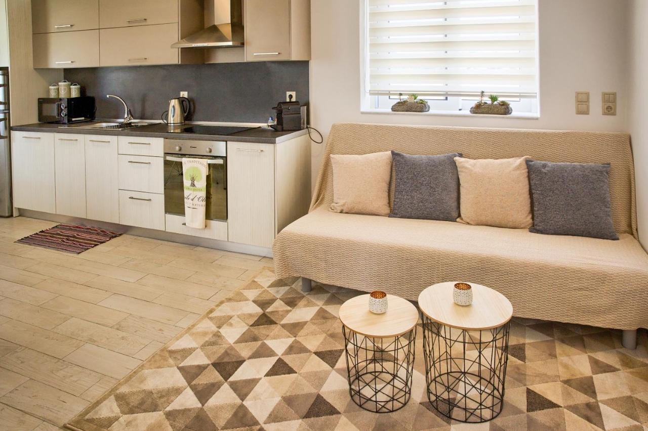 G&k Stone Apartament *